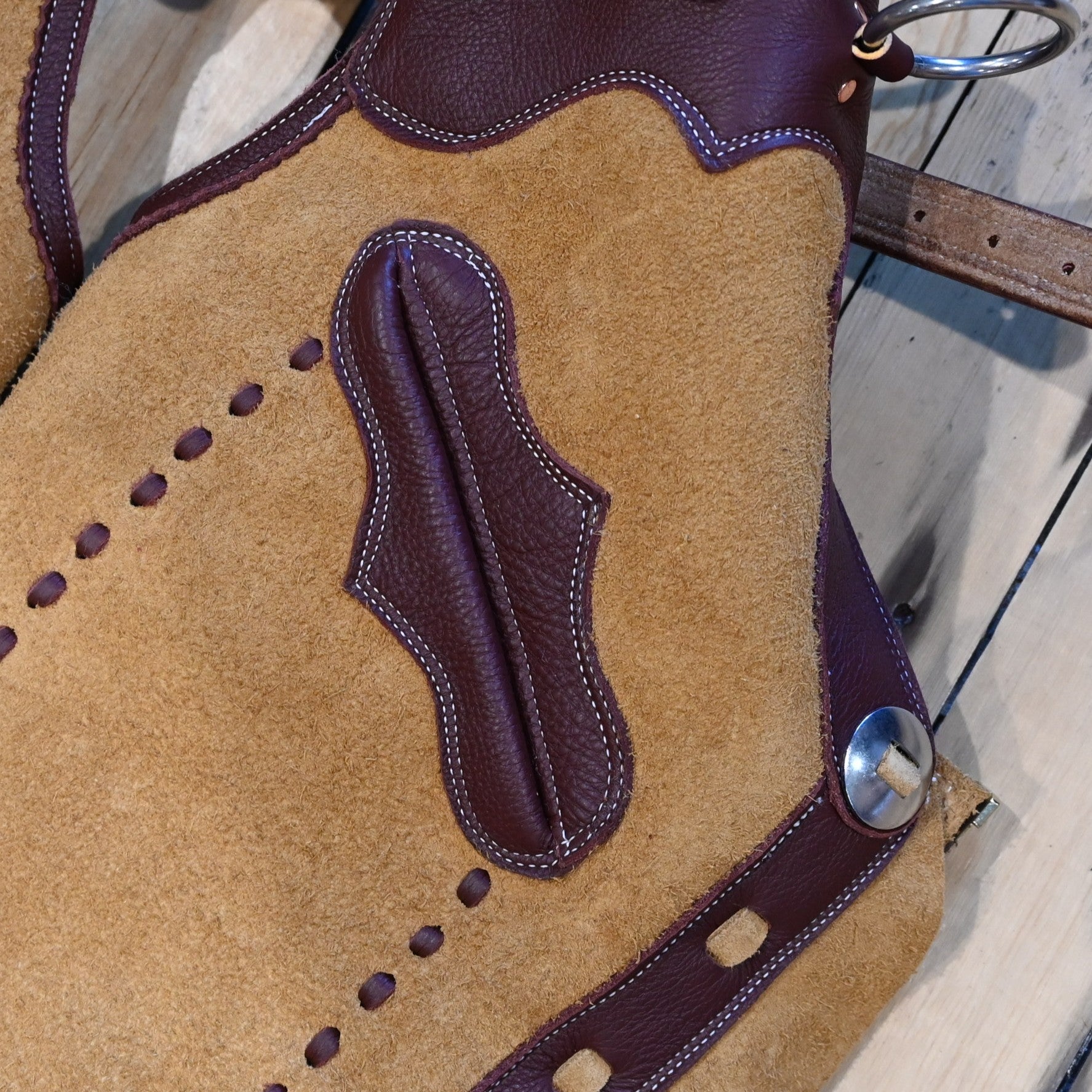 Rockin’ Y Saddlery rough-out leather Arizona work chaps with fleece lining, zipper closure, ring belt, and front pocket