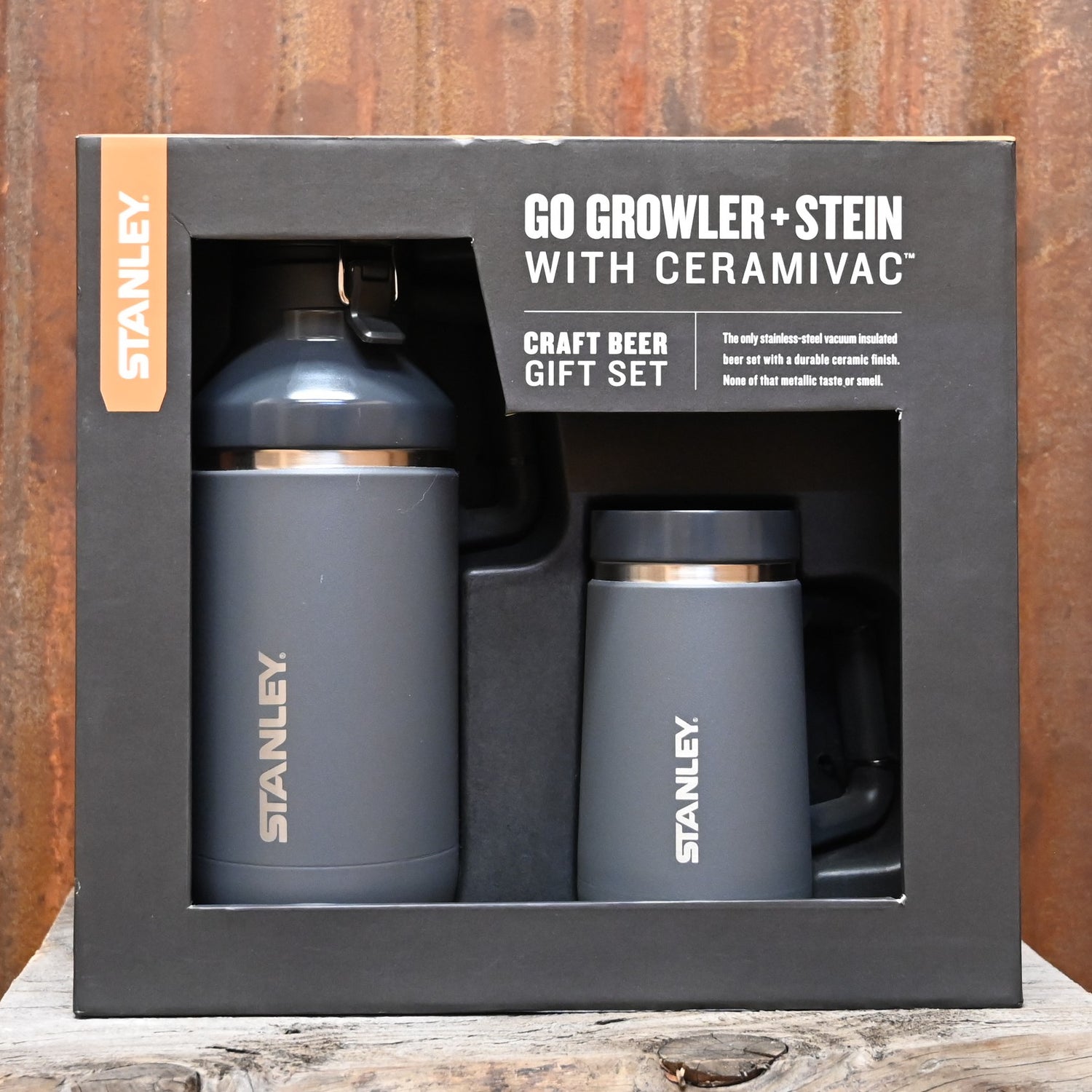 Stanley Ceramic Vaccum Growler and Stein Gift Set in Asphalt view of gift set