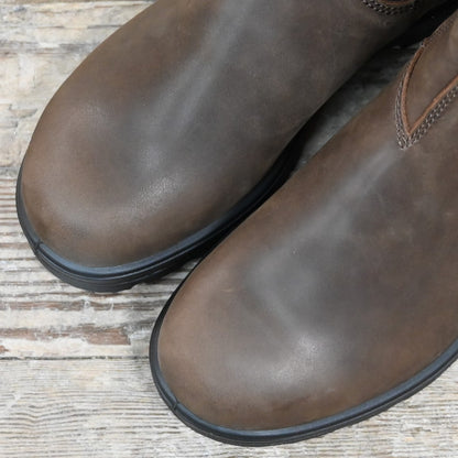 Blundstone Slip On Chelsea Boot in Antique Brown view of toe