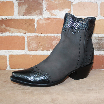 Stallion Ladies Zorro Espresso Calf W/Black Alligator Wing Tip and Buckstitching