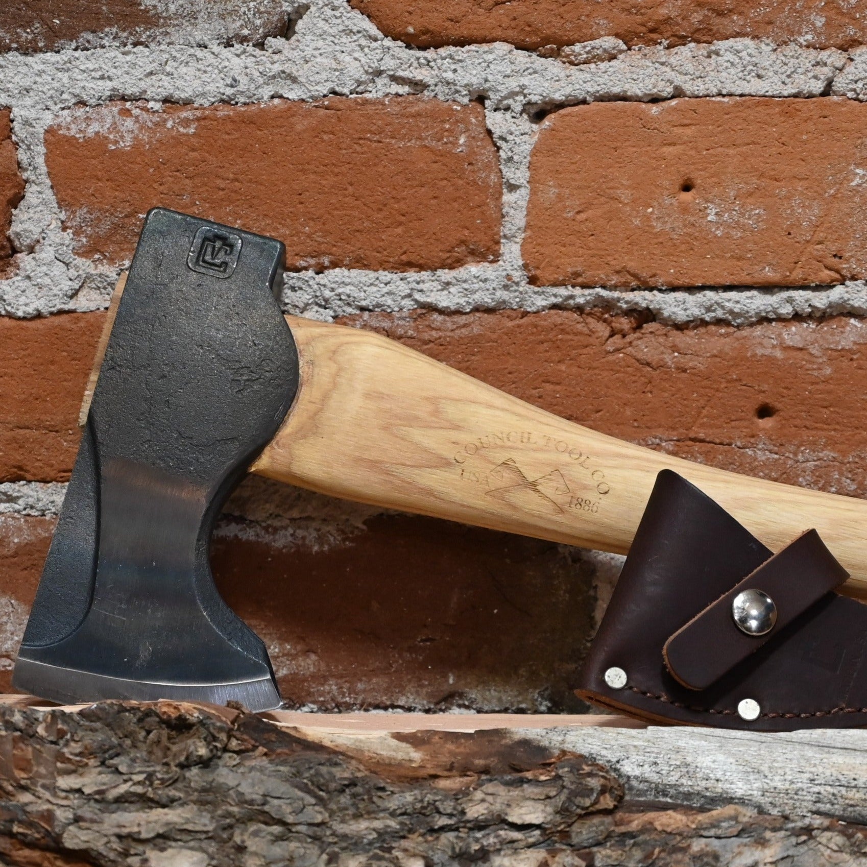 Wood-Craft 2lbs Pack Axe W/19&quot; Curved Handle &amp; Mask view of close up