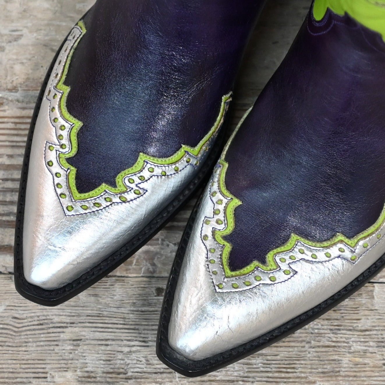 Stallion Ladies Rosebud Kelly Green Uppers Purple Calf Vamp W/Silver Majestic Wingtip view of toe