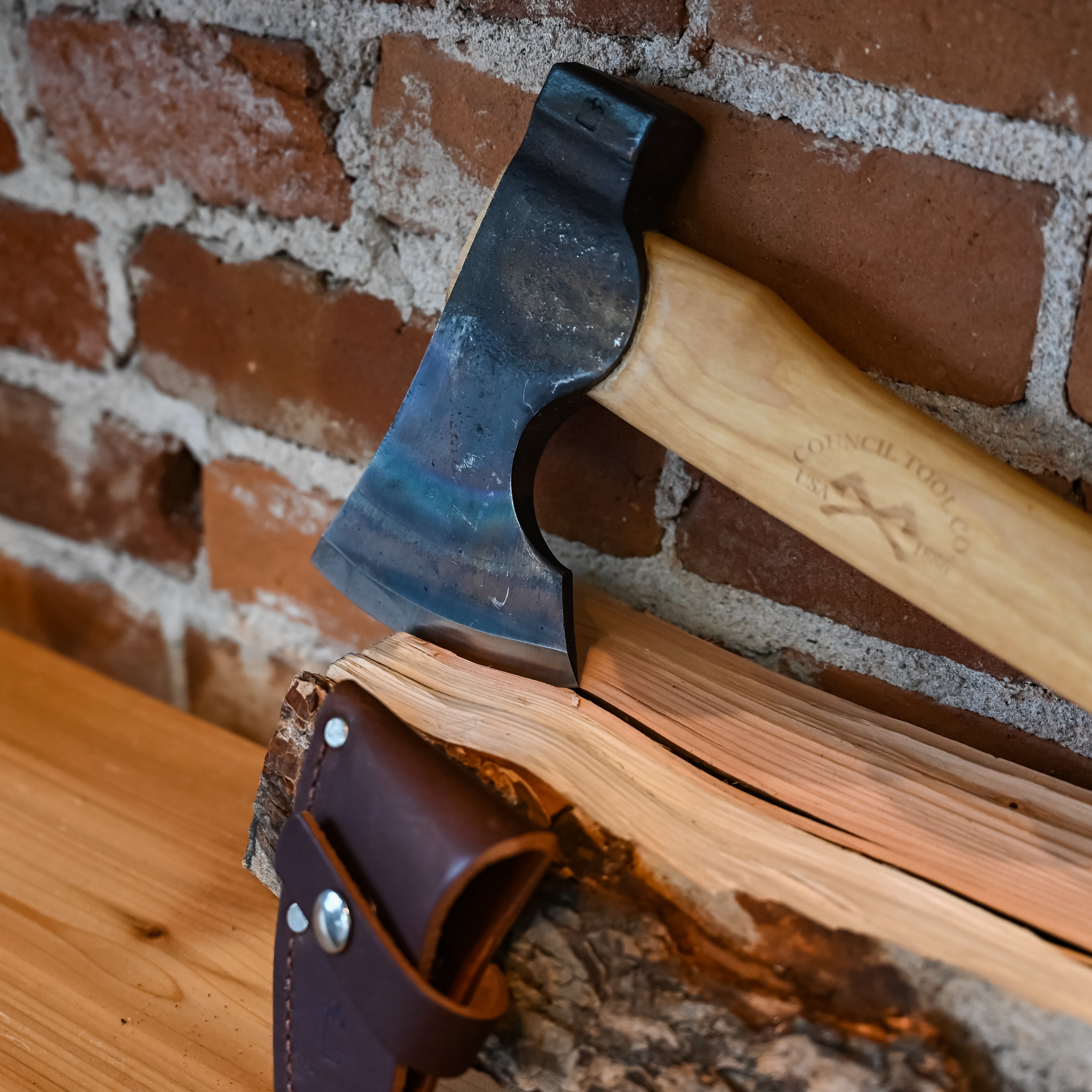 Wood-Craft 1.7lbs Camp Carver Axe W/22&quot; Straight Handle &amp; Mask